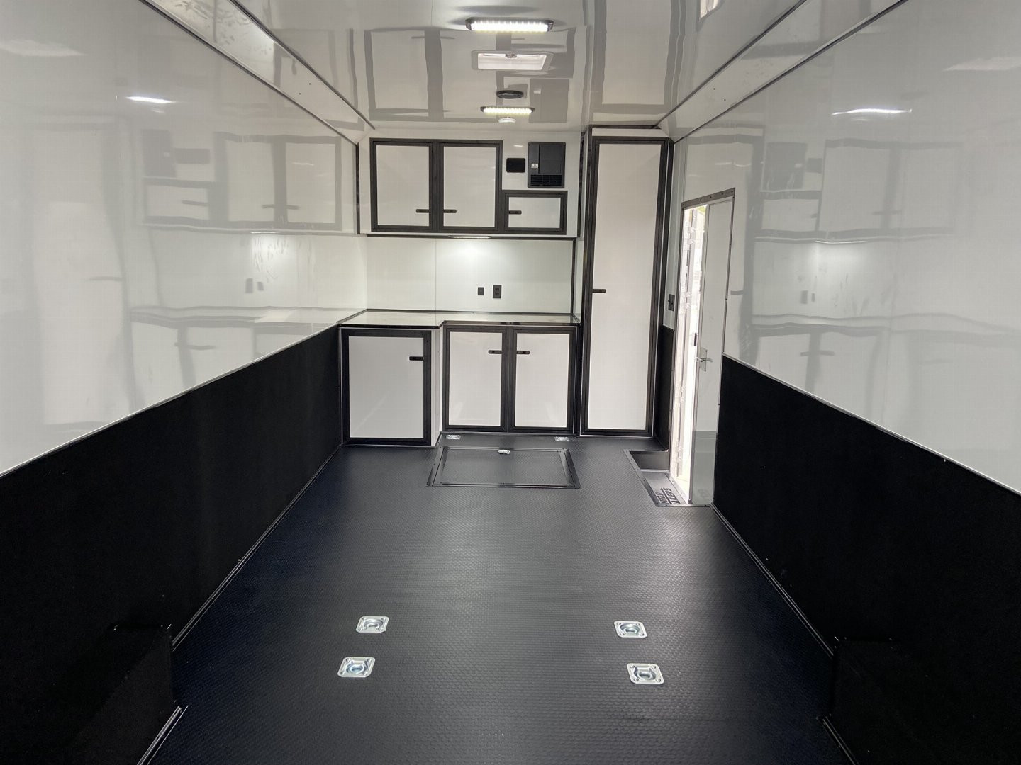 New 2025 United USH 8.5x32 Racing Trailer