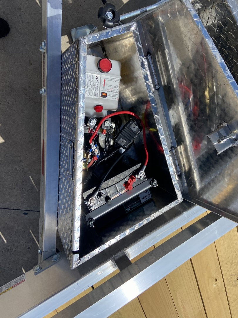 New 2024 SURE-TRAC STPAT8222-BP-100 Car Hauler