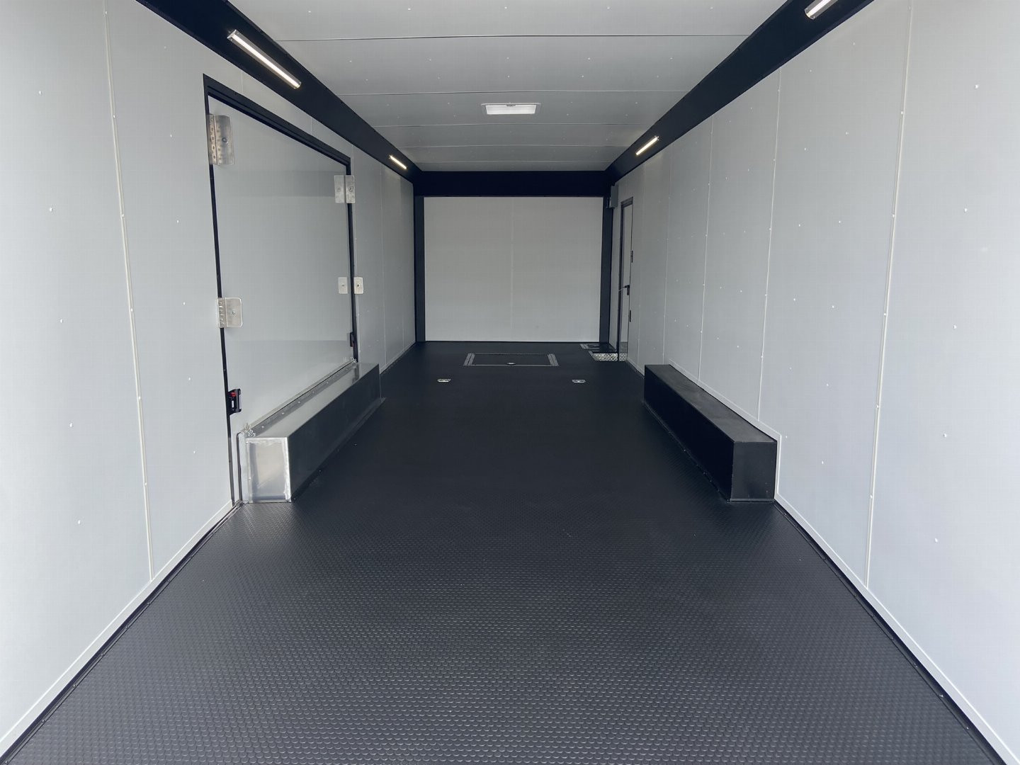 New United LIM 8.5x28 Racing Trailer