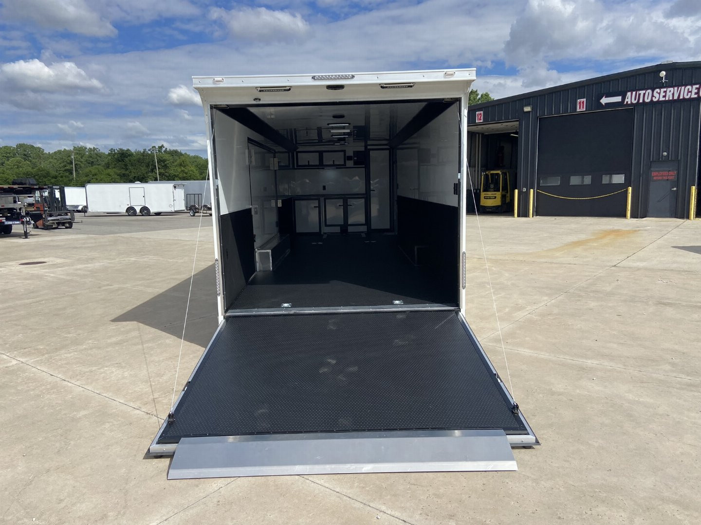 New 28' Racing Trailer - United Premium