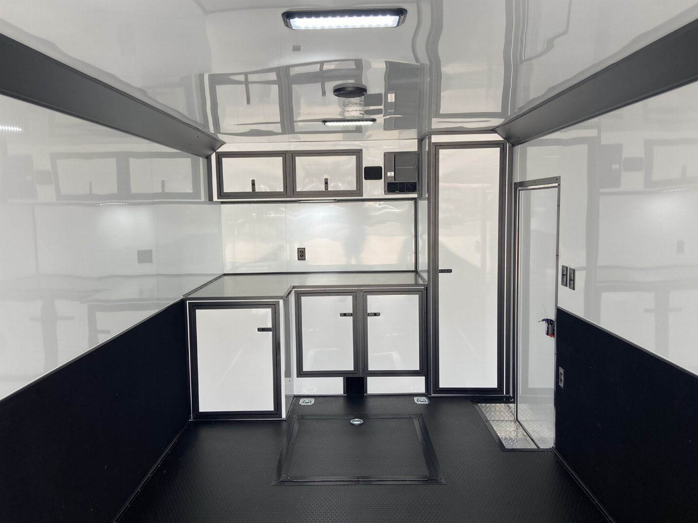 New 28' Racing Trailer - United Premium