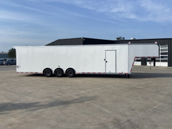 New 40' Gooseneck Racing Trailer - United UXGN