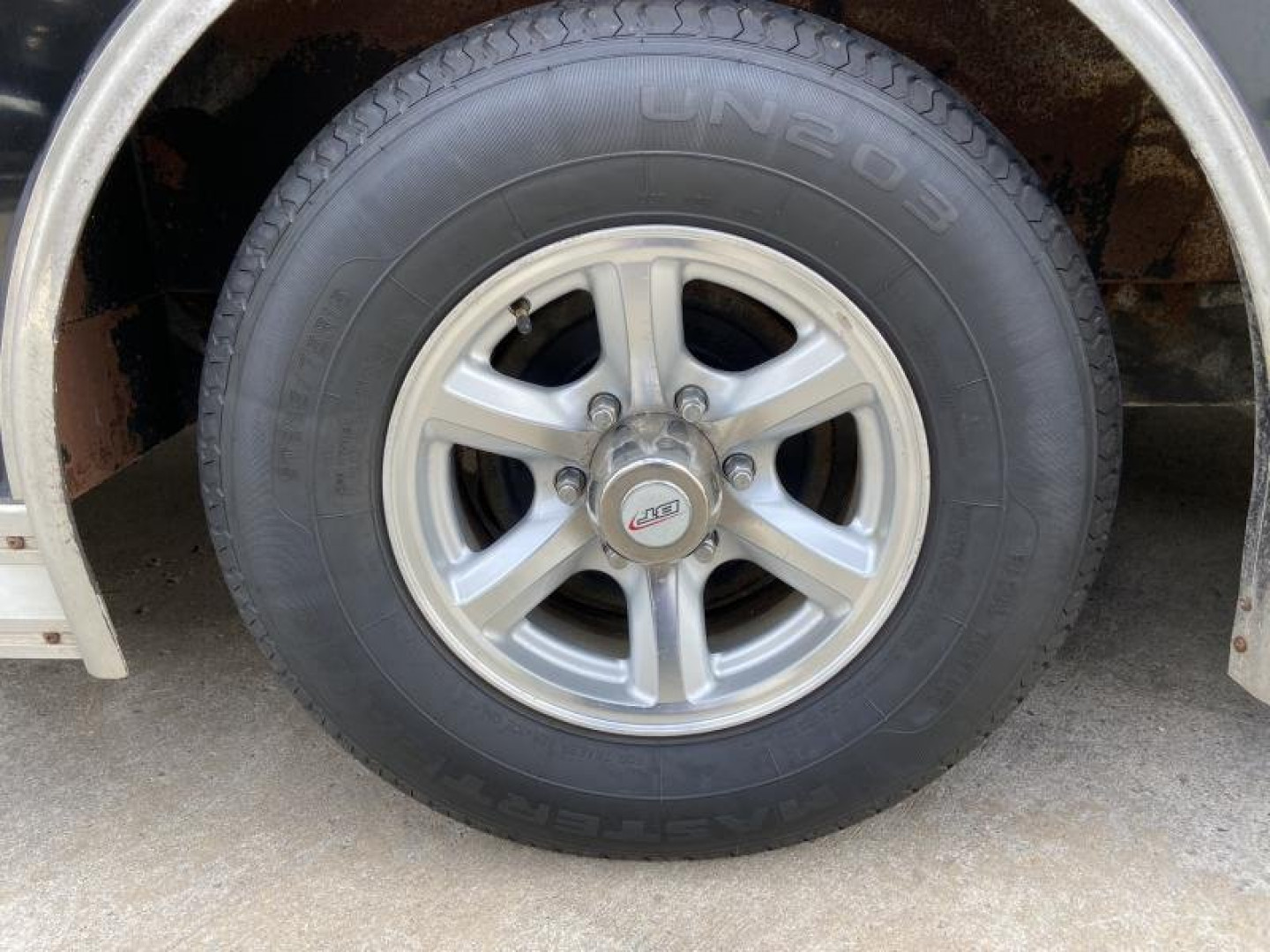 Used Bravo 8.5x24 Car / Racing Trailer