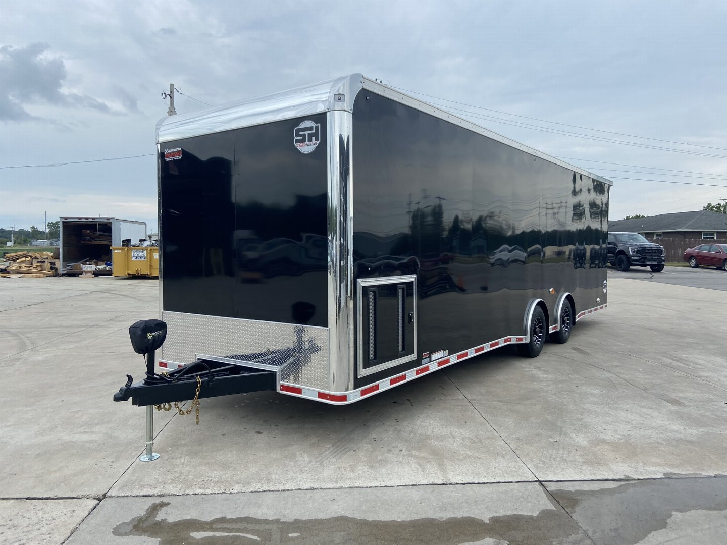 New United USH 8.5x30 Racing Trailer