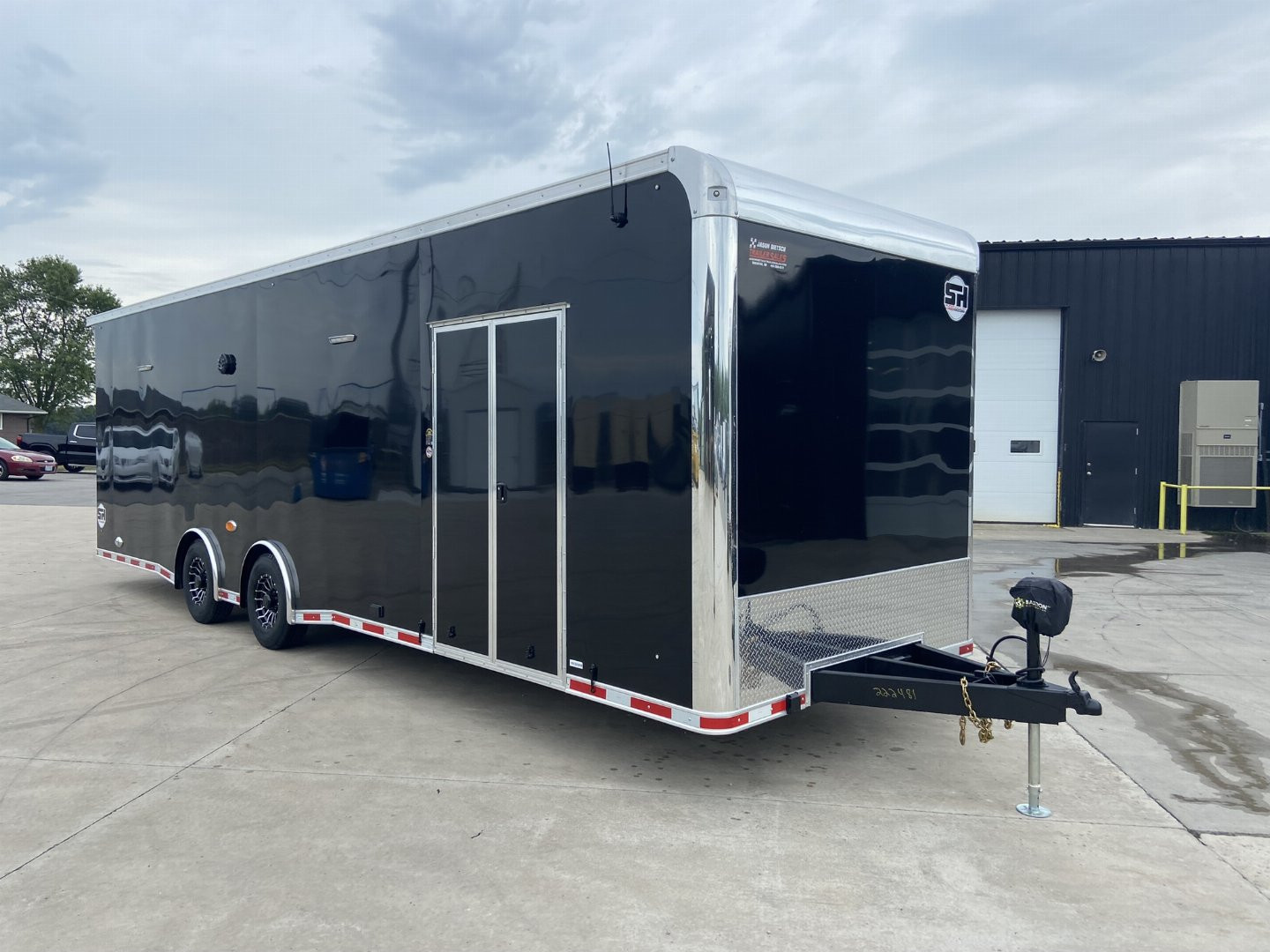 New United USH 8.5x30 Racing Trailer
