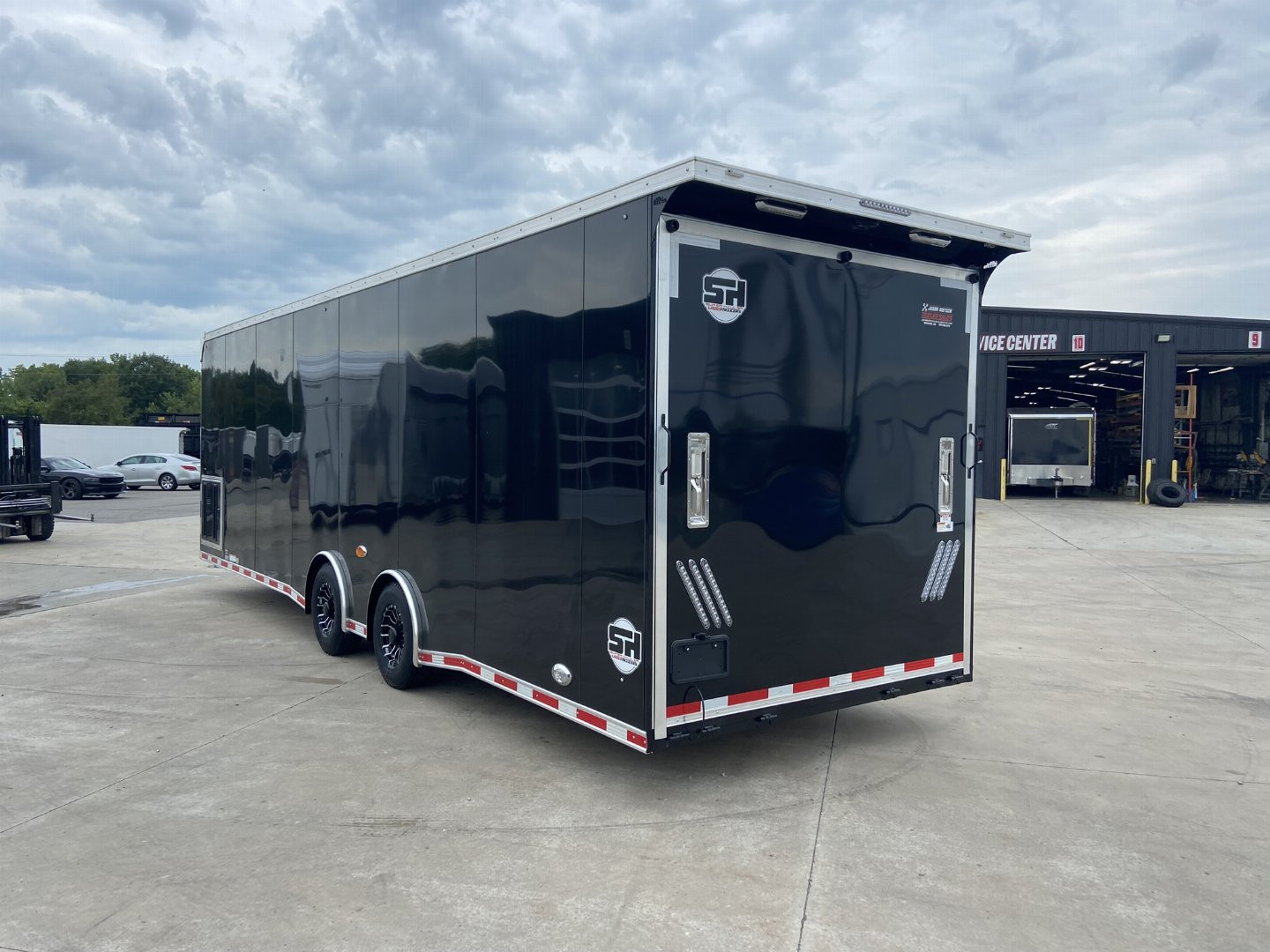 New United USH 8.5x30 Racing Trailer