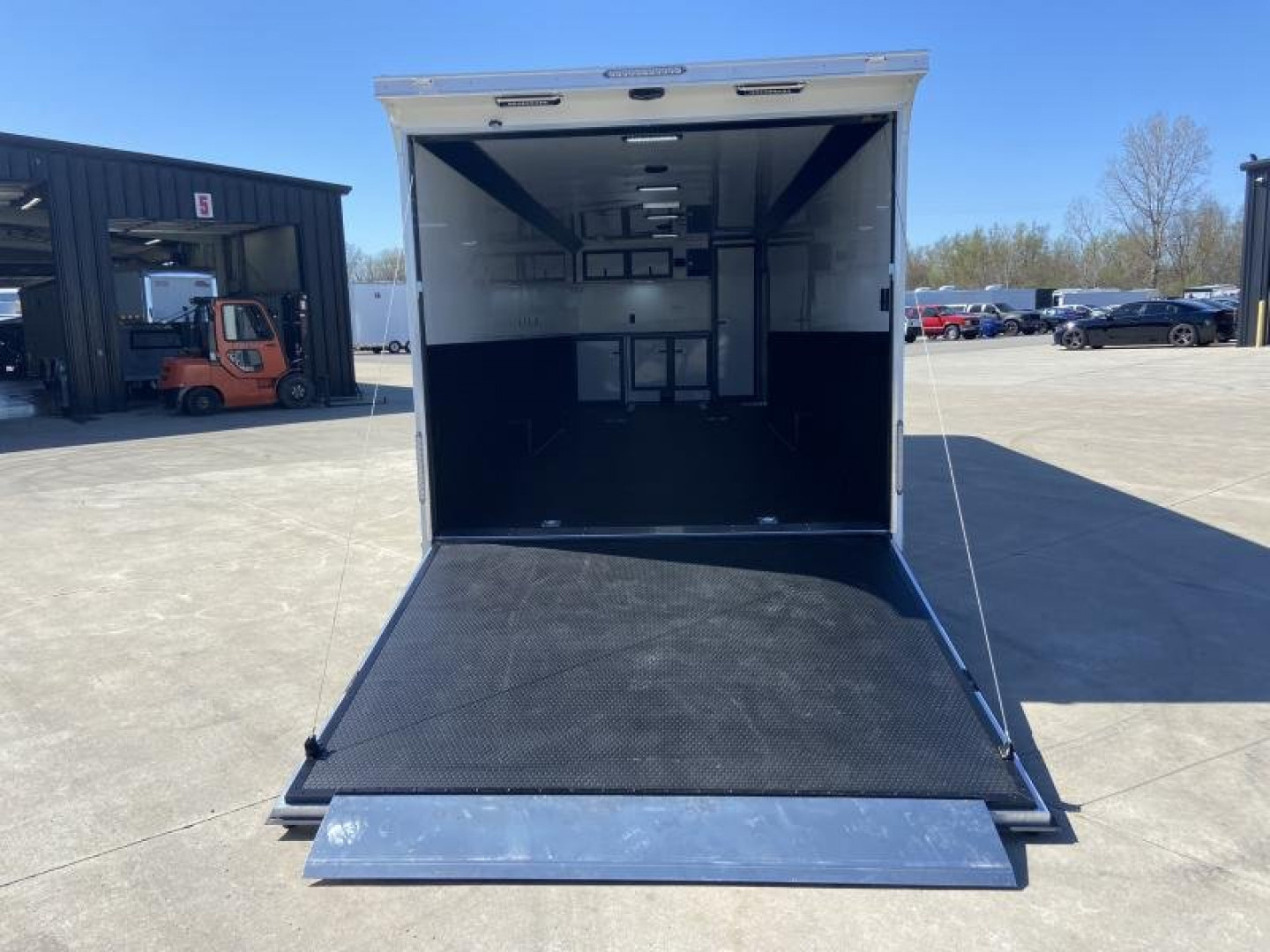 New 28' Racing Trailer - United Premium with cabinet package