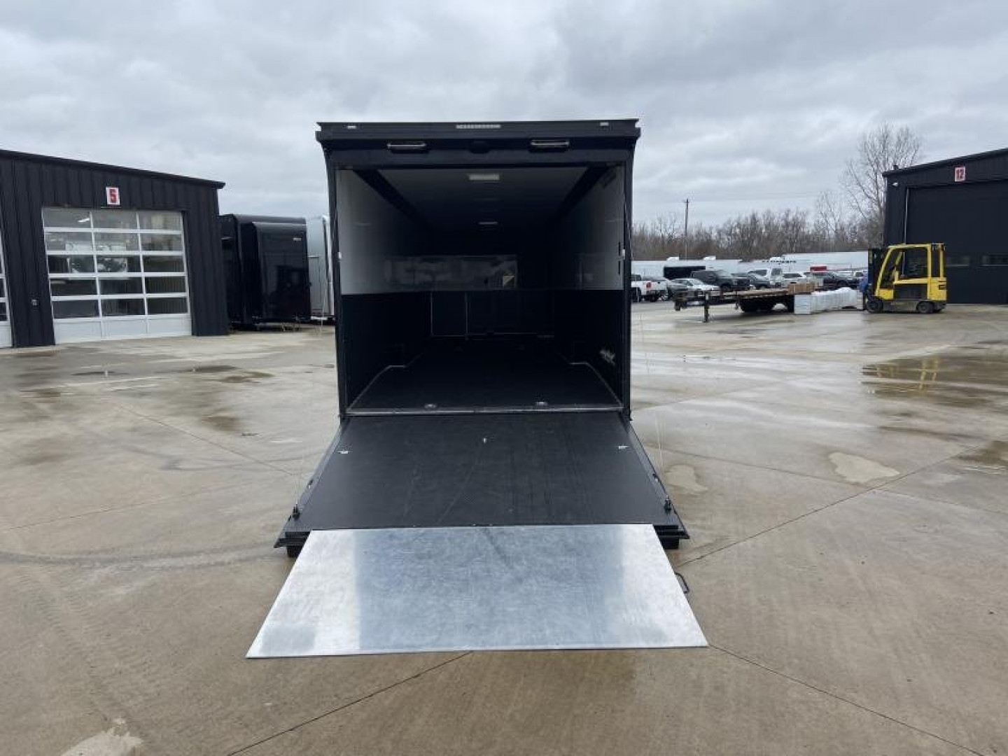 Used United Super Hauler 8.5x34 Racing Trailer