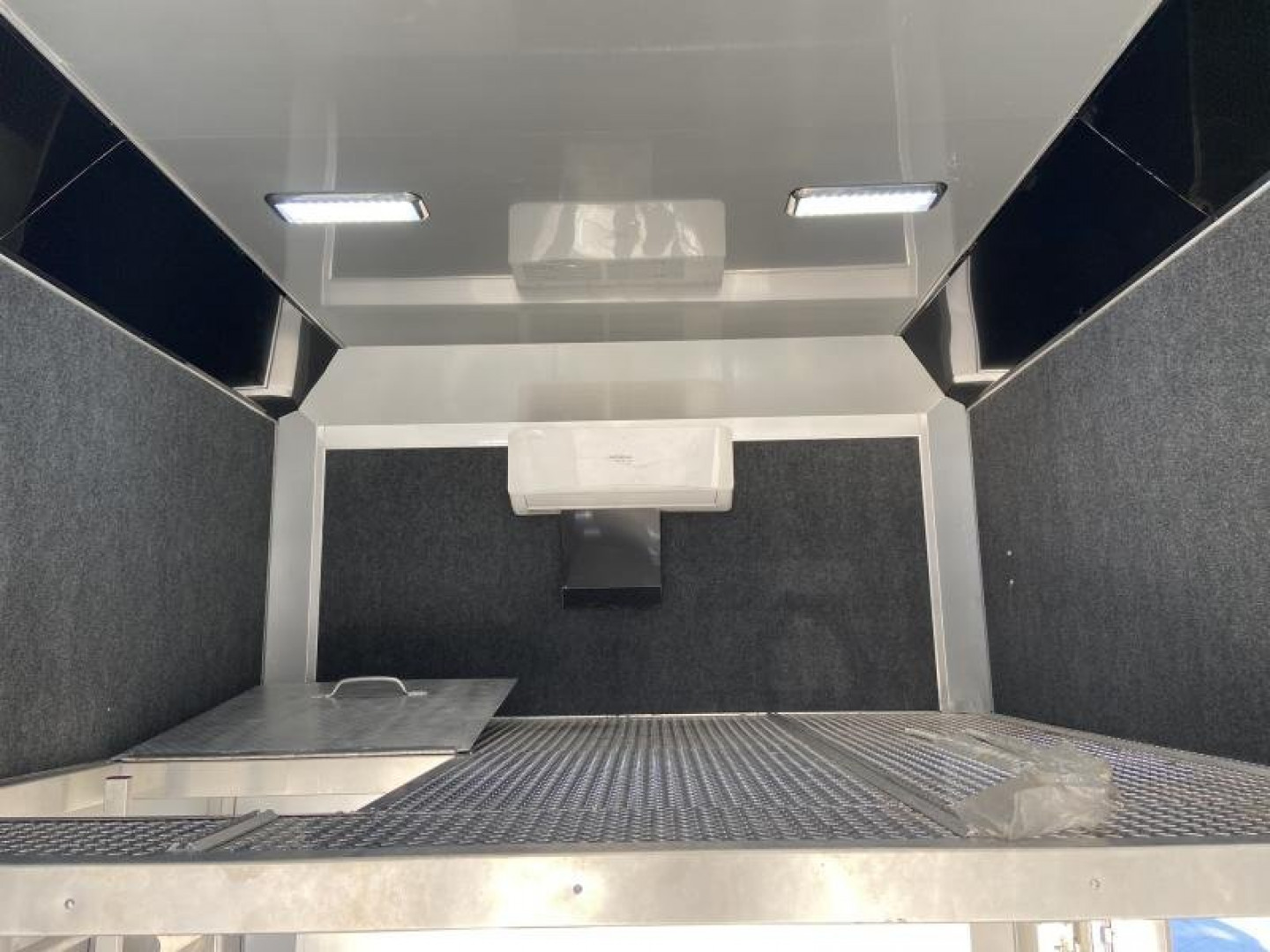 Used ATC 8.5x30 Aluminum Stacker