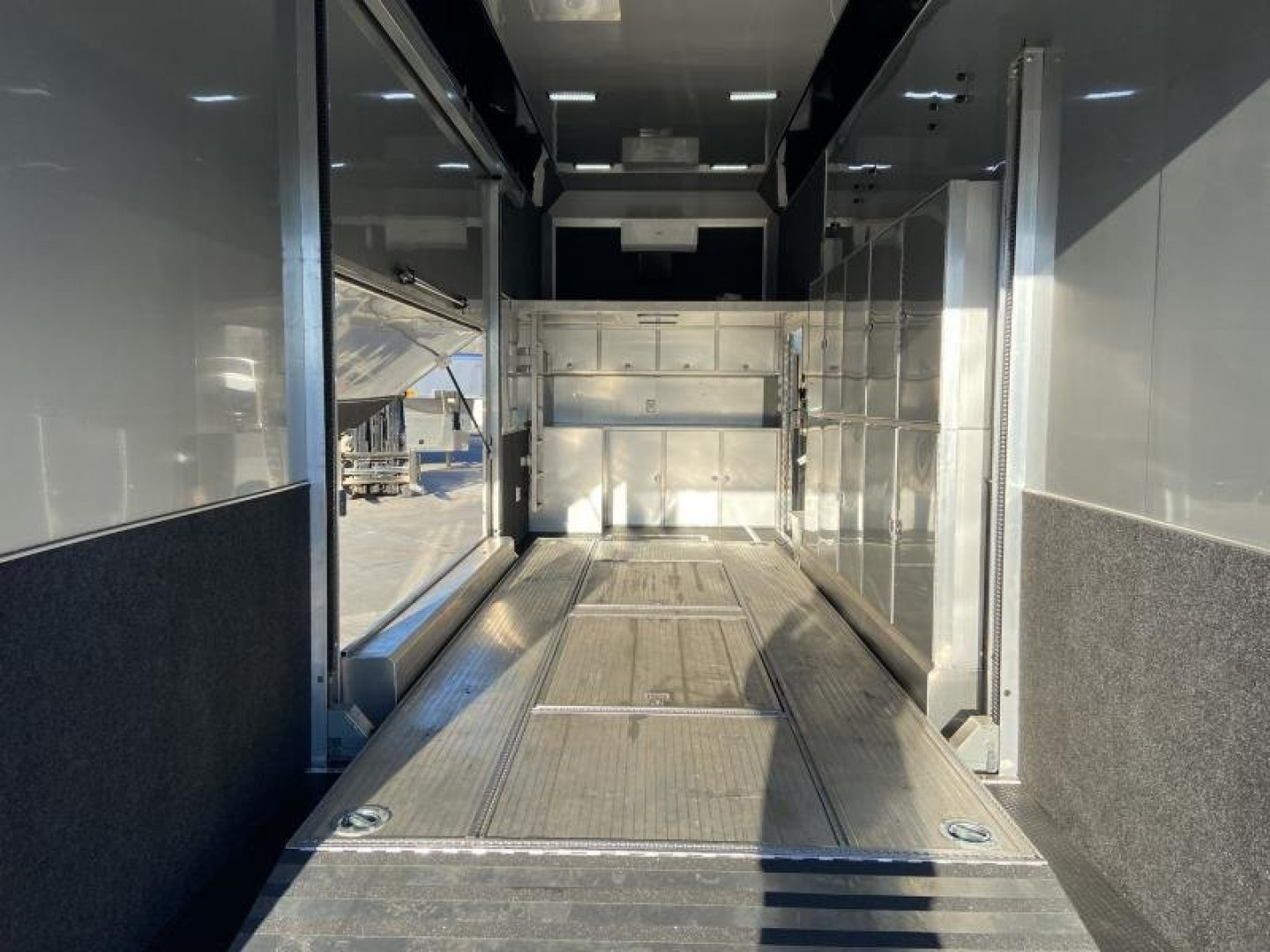 Used ATC 8.5x30 Aluminum Stacker