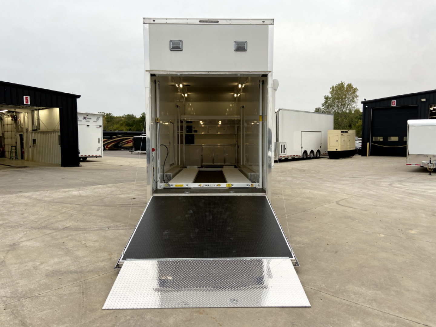 Used Wells Cargo Aluminum Stacker - SS 32' - Like NEW