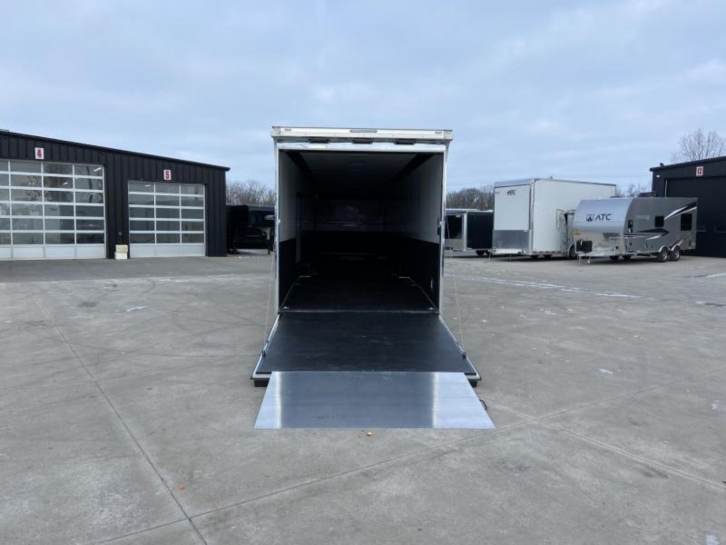 New United Super Hauler Gooseneck 8.5X52 Car/Race Trailer