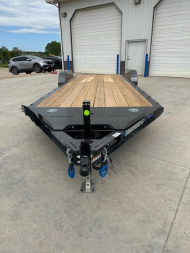 New 2025 Diamond C 22' Car Hauler