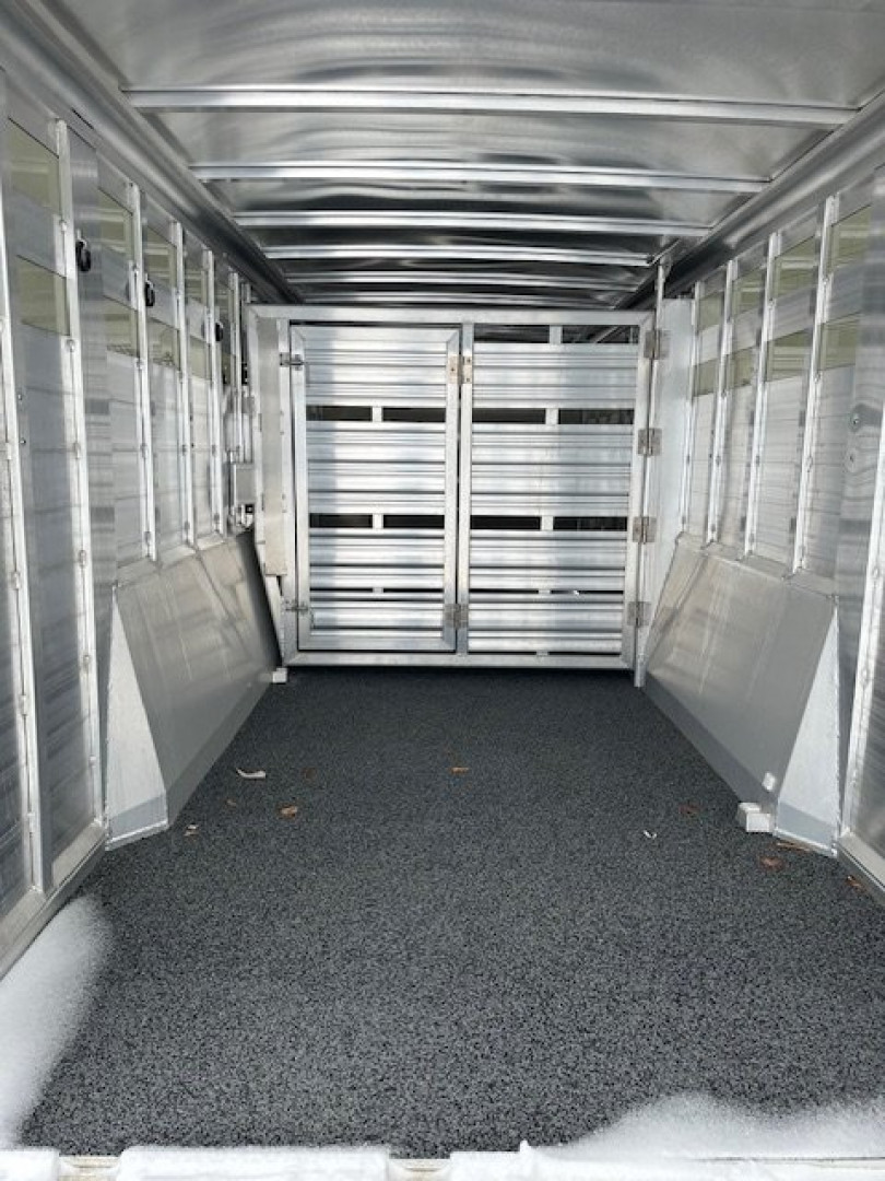 New 2025 Featherlite 24' Combo 8413