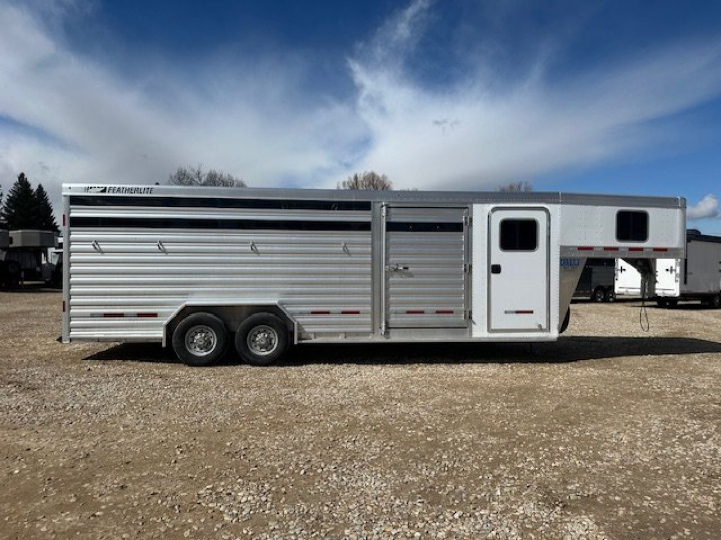 New 2025 Featherlite 24' Combo 8413