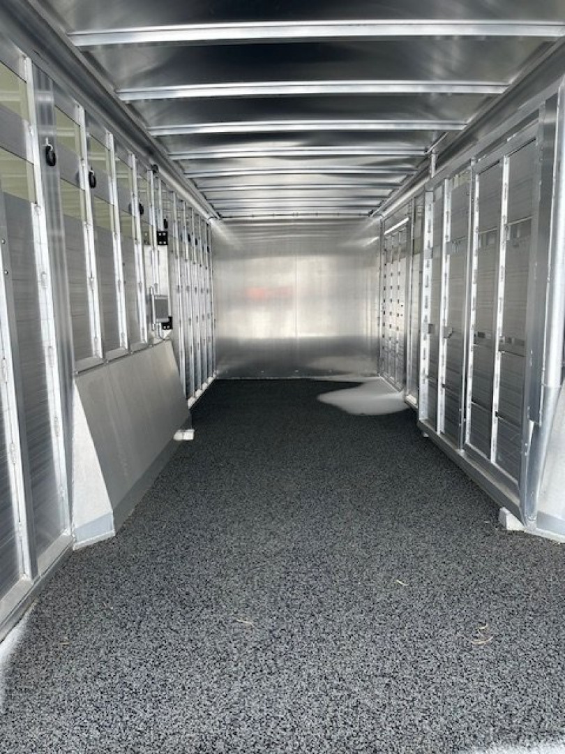 New 2025 Featherlite 24' Combo 8413