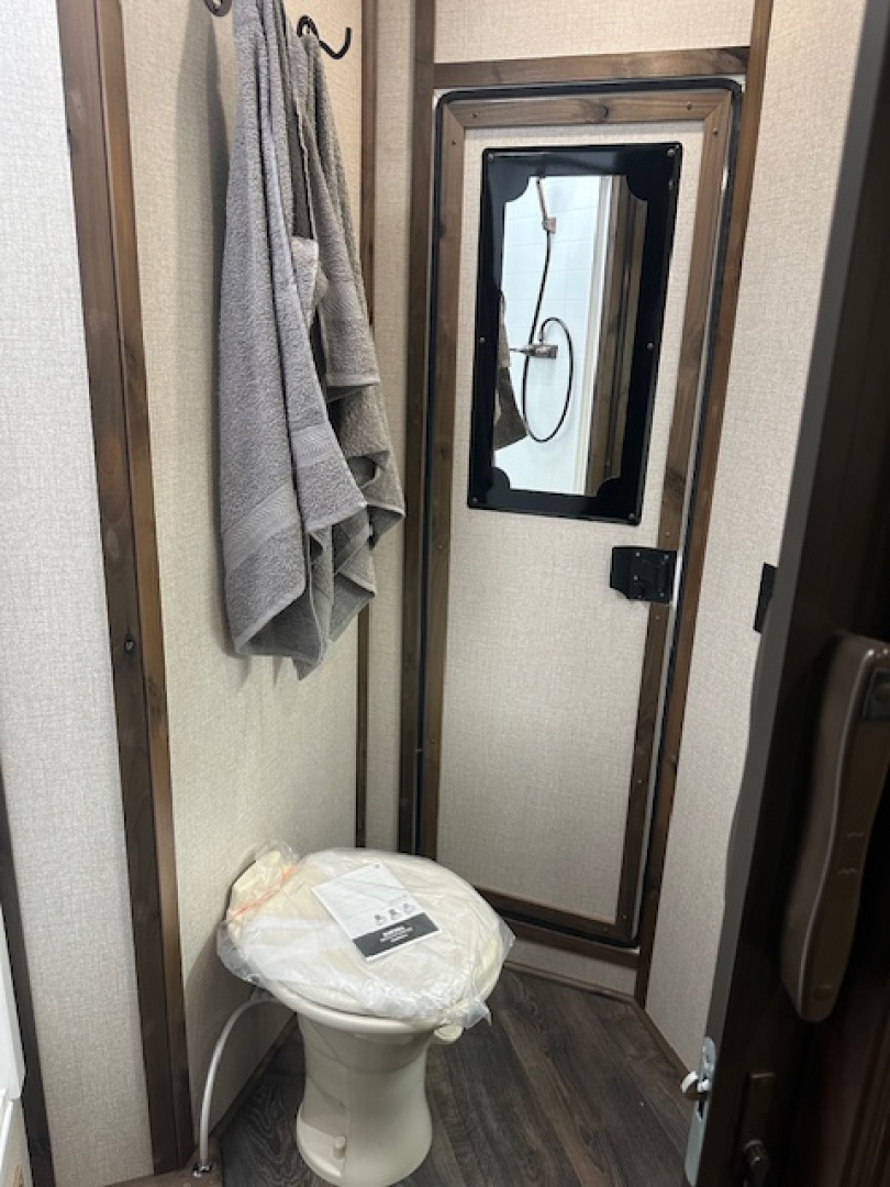 New 2024 Trails West 36' Classic 5 Horse 12x12 LQ w/ Slide Out