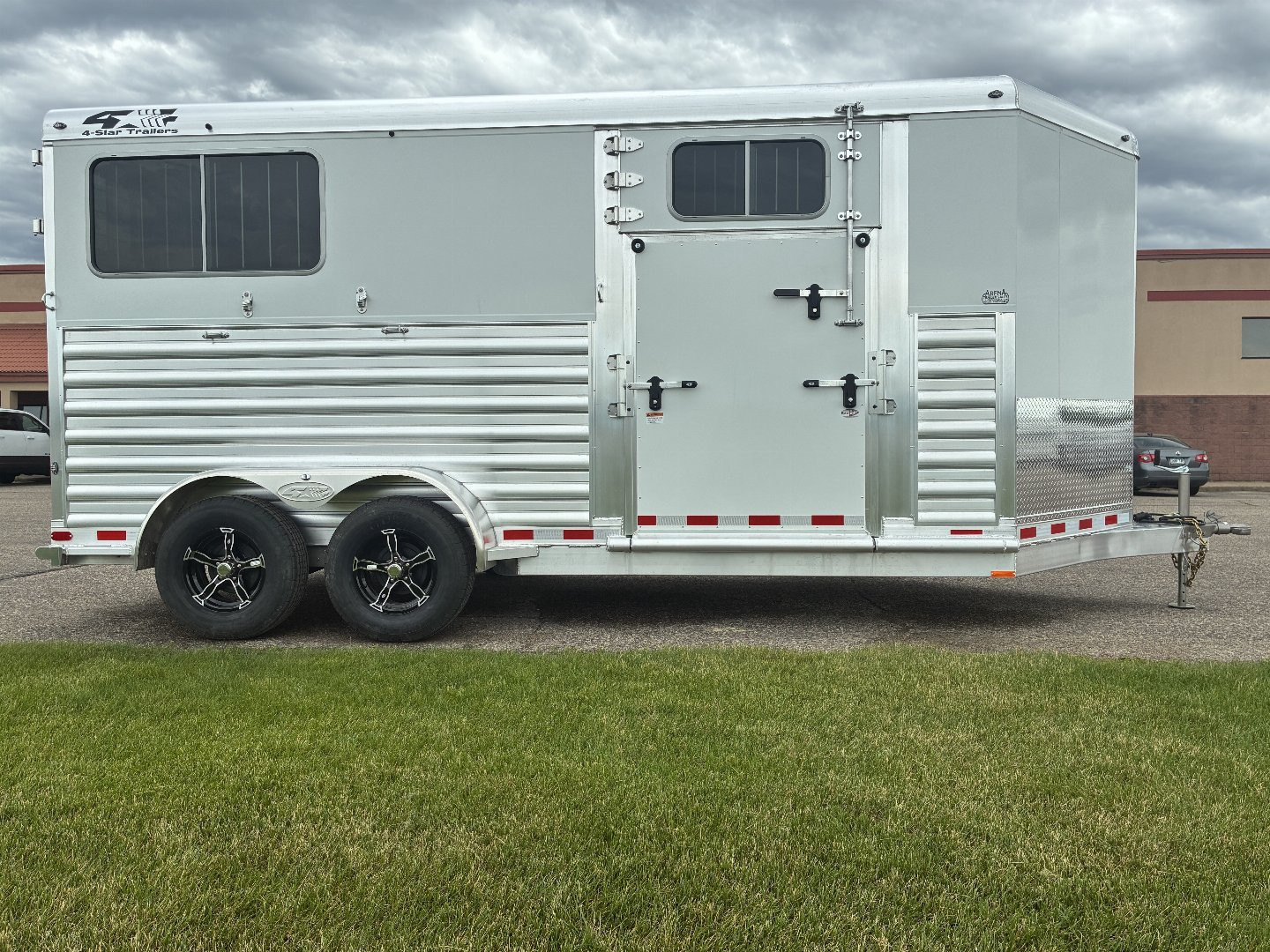 New 2026 4-Star 2H BP Straight Horse Trailer