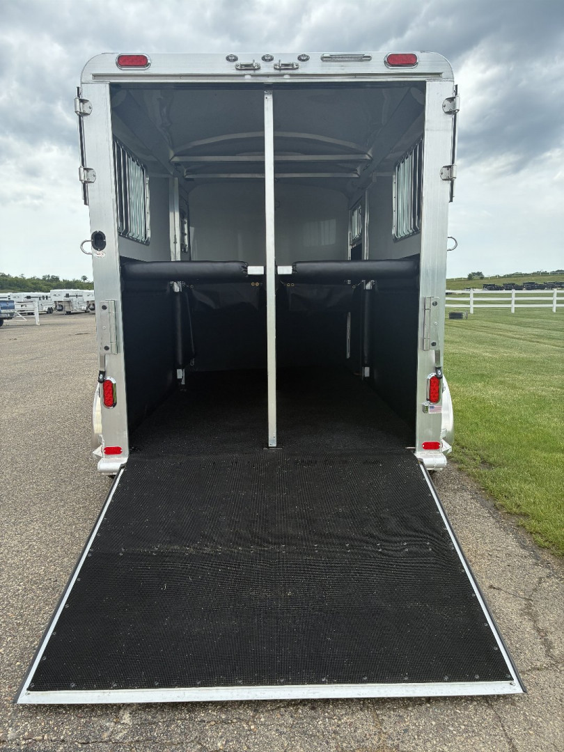 New 2026 4-Star 2H BP Straight Horse Trailer