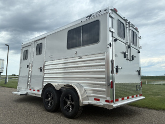 New 2026 4-Star 2H BP Straight Horse Trailer