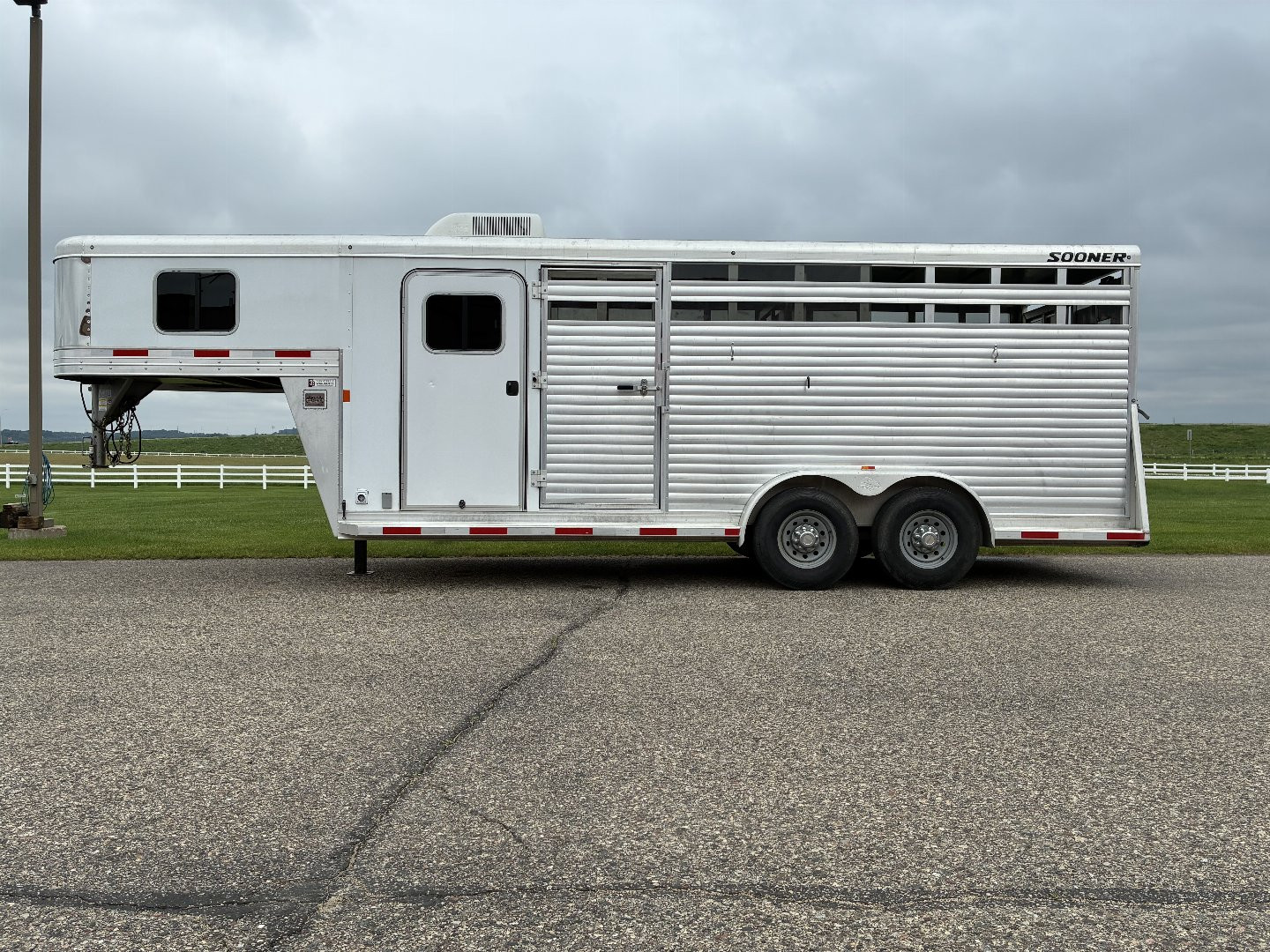 Used 2018 Sooner 20' Stock/Combo Horse Trailer
