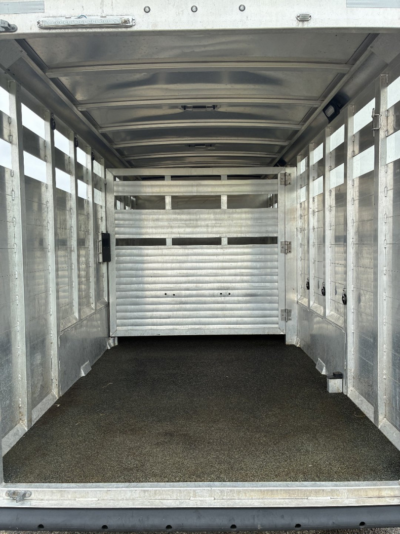 Used 2018 Sooner 20' Stock/Combo Horse Trailer