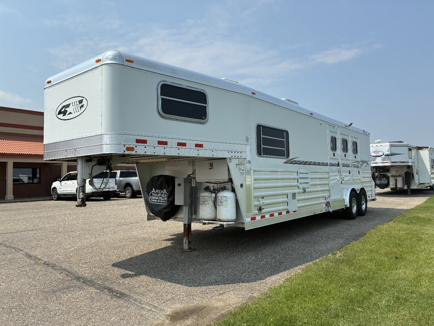 Used 2007 4-Star Trailers 3H 11'LQ Horse Trailer