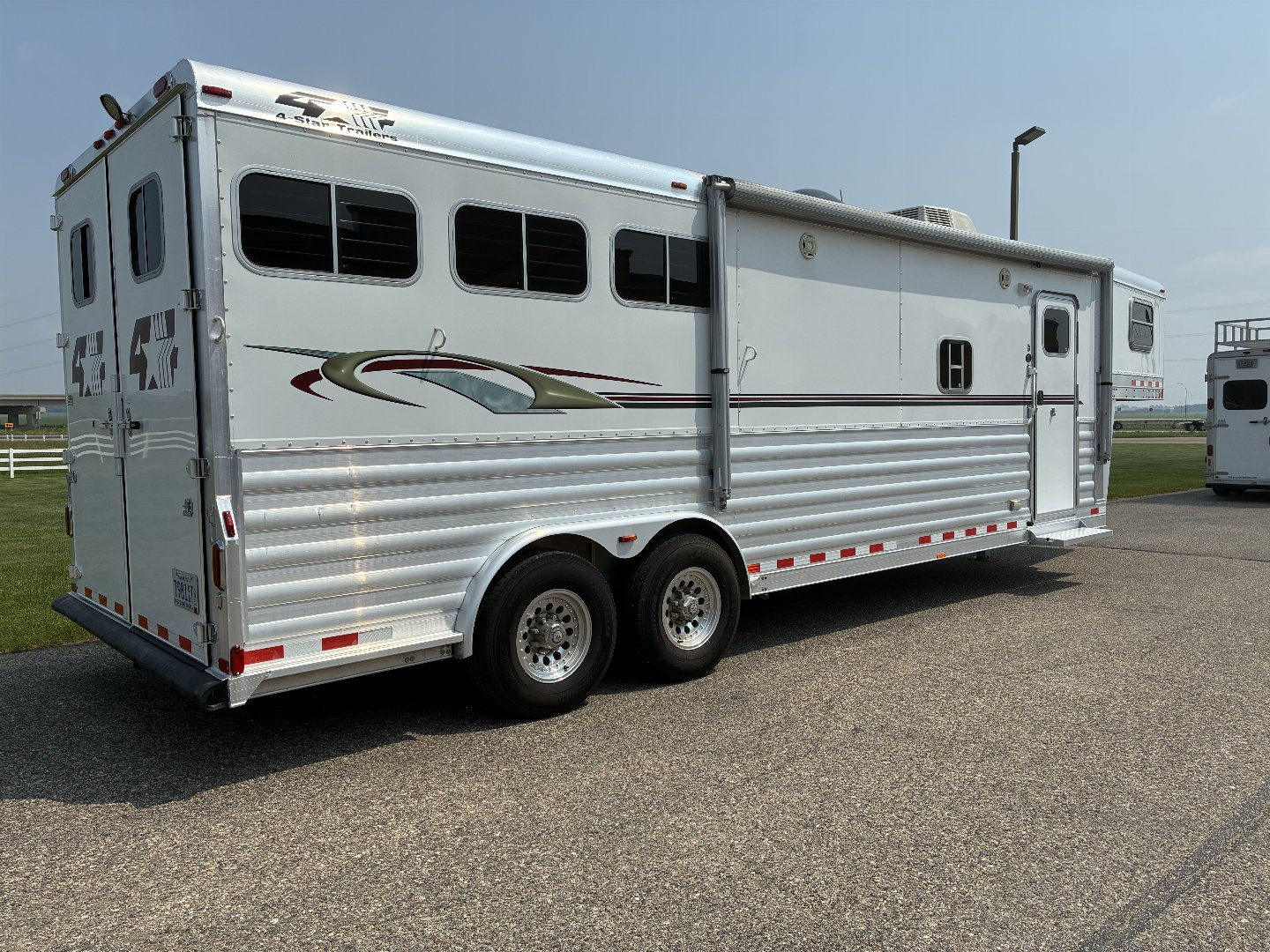 Used 2007 4-Star Trailers 3H 11'LQ Horse Trailer