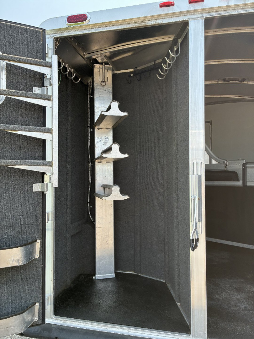 Used 2007 4-Star Trailers 3H 11'LQ Horse Trailer