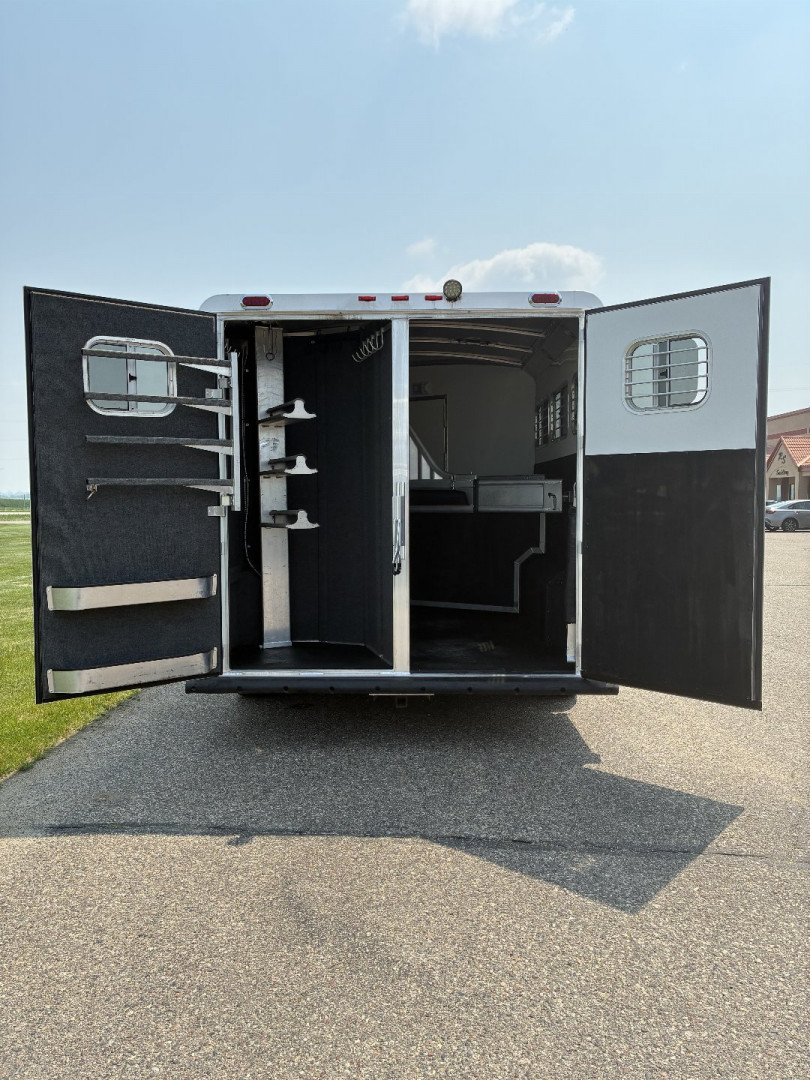 Used 2007 4-Star Trailers 3H 11'LQ Horse Trailer