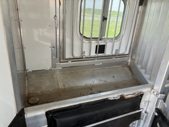 Used 2007 4-Star Trailers 3H 11'LQ Horse Trailer