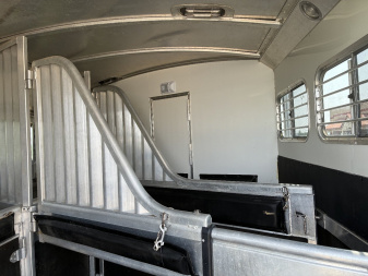 Used 2007 4-Star Trailers 3H 11'LQ Horse Trailer