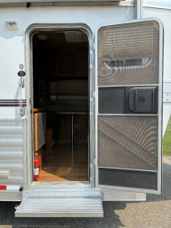 Used 2007 4-Star Trailers 3H 11'LQ Horse Trailer