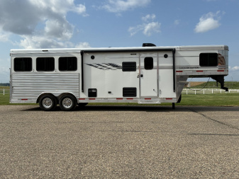 Used 2023 SMC 3H 9'LQ Horse Trailer