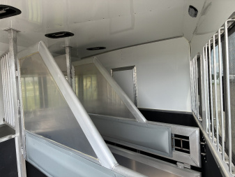 Used 2023 SMC 3H 9'LQ Horse Trailer