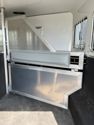 Used 2023 SMC 3H 9'LQ Horse Trailer
