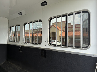 Used 2023 SMC 3H 9'LQ Horse Trailer