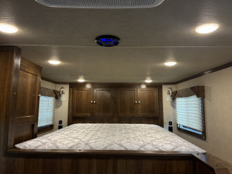 Used 2023 SMC 3H 9'LQ Horse Trailer