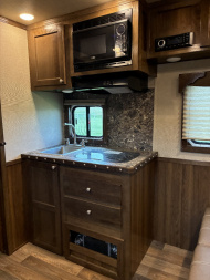 Used 2023 SMC 3H 9'LQ Horse Trailer