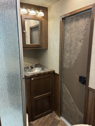 Used 2023 SMC 3H 9'LQ Horse Trailer