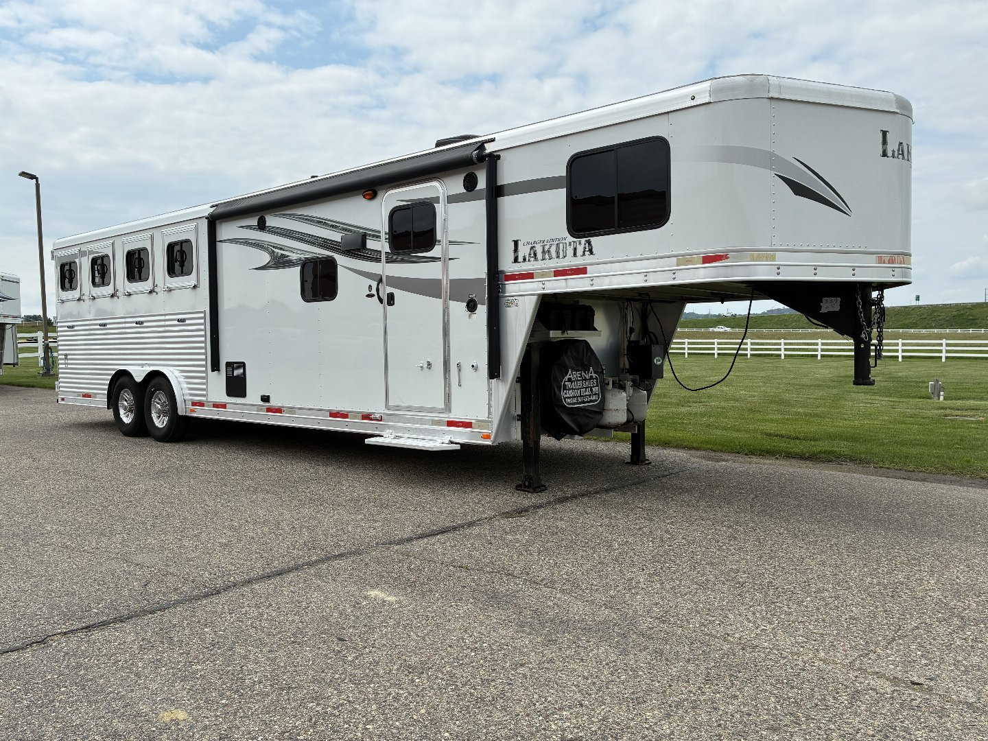 Used 2018 Lakota 4H 9'LQ Horse Trailer