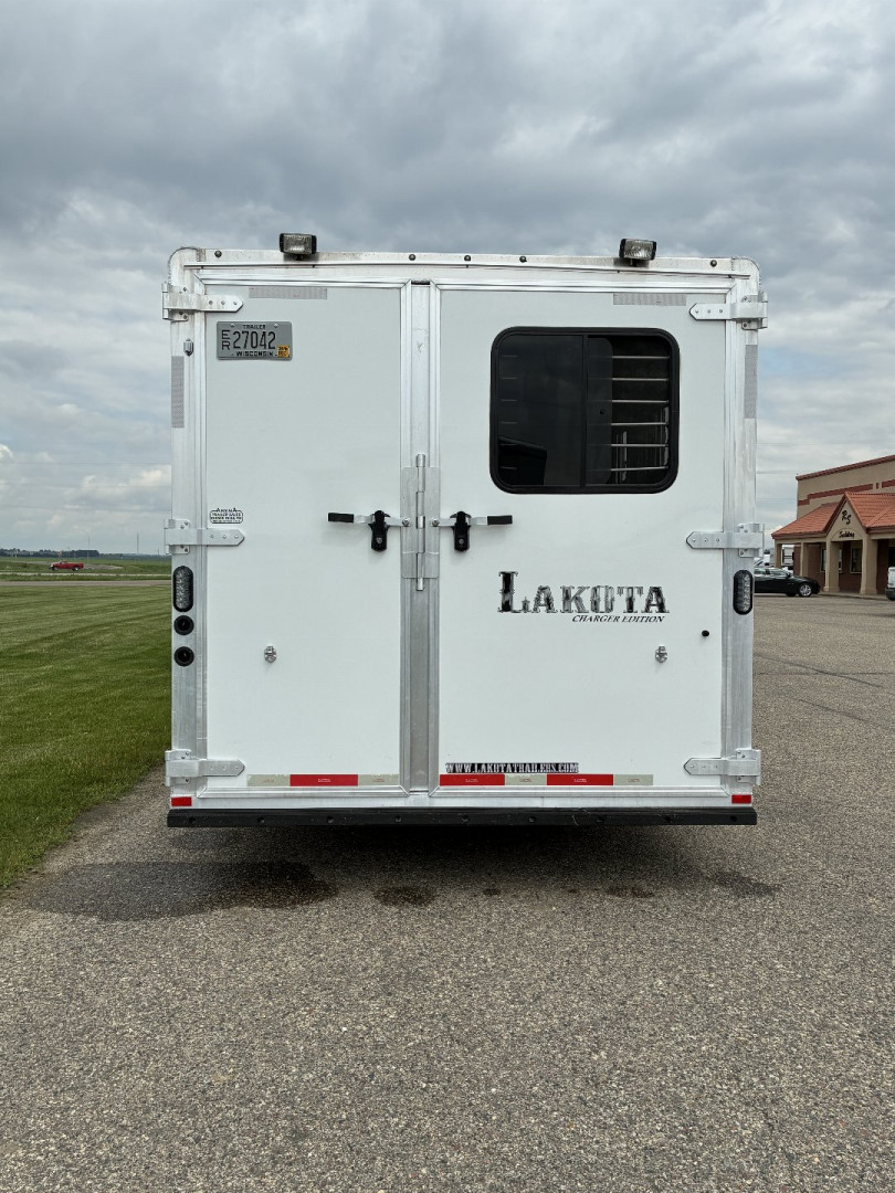 Used 2018 Lakota 4H 9'LQ Horse Trailer
