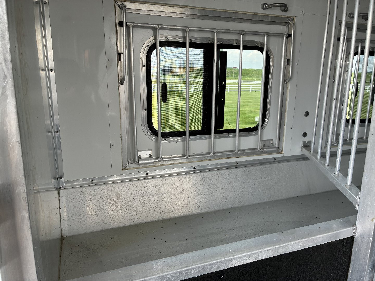 Used 2018 Lakota 4H 9'LQ Horse Trailer
