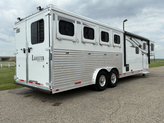 Used 2018 Lakota 4H 9'LQ Horse Trailer