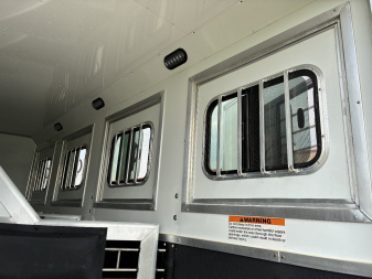 Used 2018 Lakota 4H 9'LQ Horse Trailer