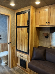 Used 2018 Lakota 4H 9'LQ Horse Trailer