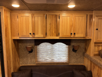 Used 2018 Lakota 4H 9'LQ Horse Trailer