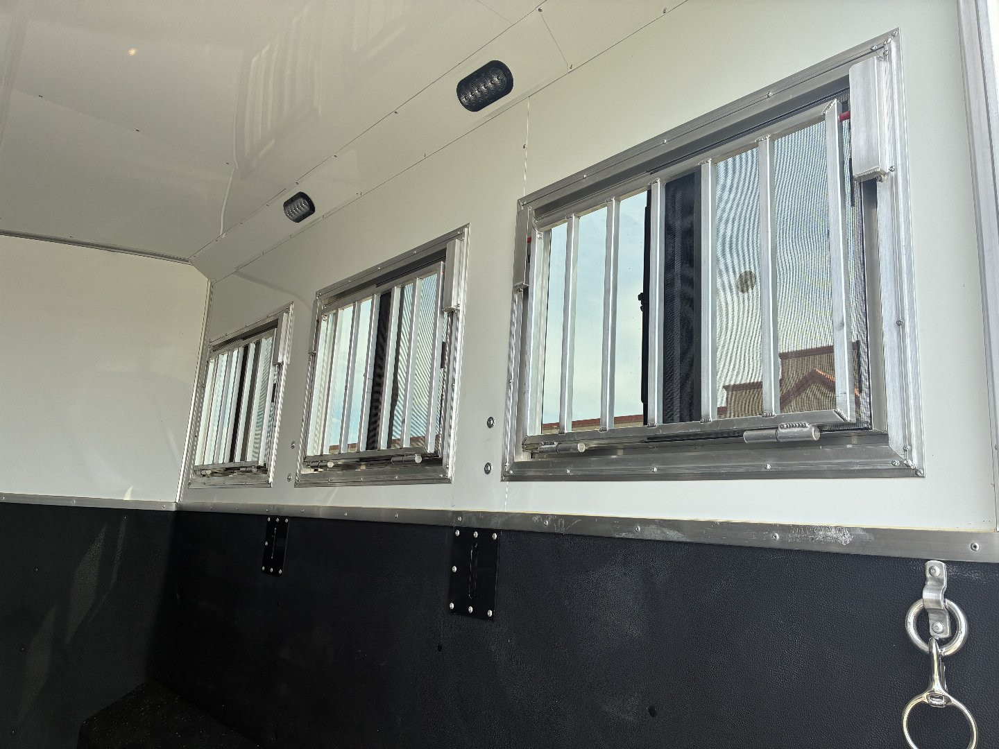 Used 2020 SMC SL8313SSR Horse Trailer