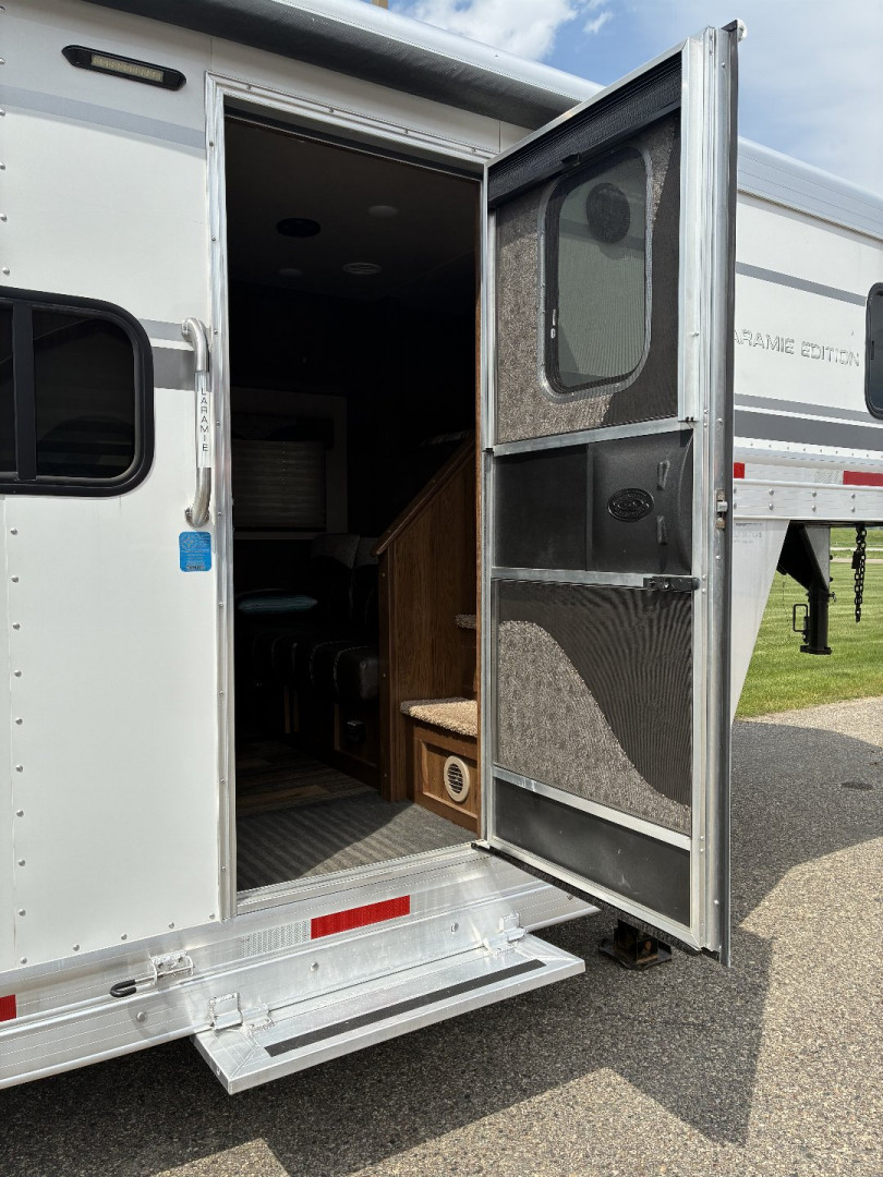 Used 2020 SMC SL8313SSR Horse Trailer