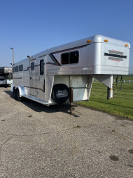 Used 1999 4-Star Trailers 3H GN with Midtack Horse Trailer